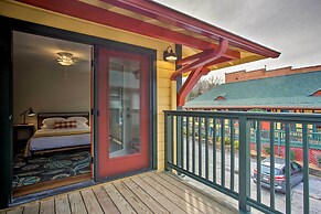 Walk to Main Street Eats: Remodeled Saluda Apt