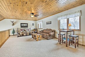 Fishing Haven: Family Home on Indian Lake