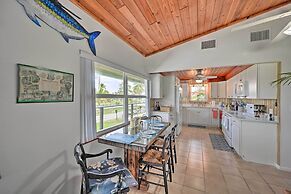 Everglades Getaway w/ Deck & Water Views!