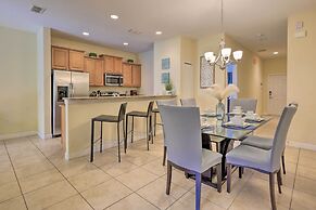 Poolside Oasis in Paradise Palms: 6 Mi to Disney!