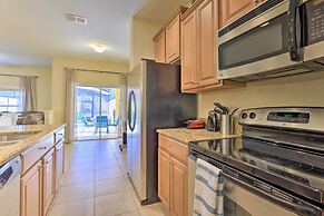 Poolside Oasis in Paradise Palms: 6 Mi to Disney!