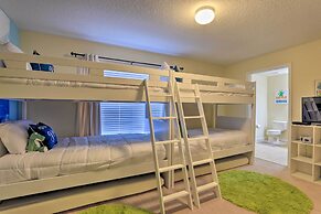 Poolside Oasis in Paradise Palms: 6 Mi to Disney!