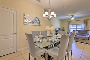 Poolside Oasis in Paradise Palms: 6 Mi to Disney!