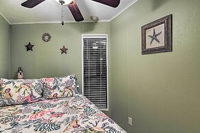 Corpus Christi Condo w/ Community Amenities!