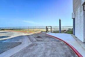 Corpus Christi Condo w/ Community Amenities!
