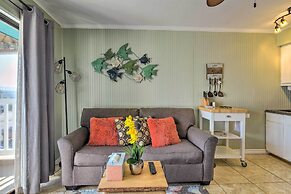 Corpus Christi Condo w/ Community Amenities!