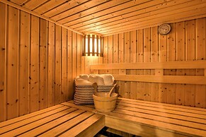 Jefferson Cabin w/ Fire Pit & Sauna Near Hiking!