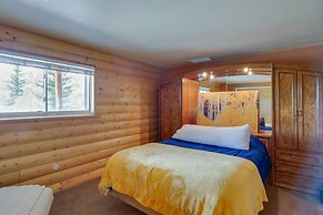 Jefferson Cabin w/ Fire Pit & Sauna Near Hiking!