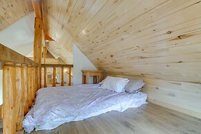 Jefferson Cabin w/ Fire Pit & Sauna Near Hiking!