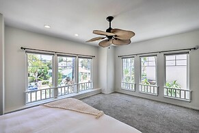 Oceanside Home w/ Rooftop Patio - Steps to Beach!