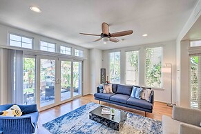 Oceanside Home w/ Rooftop Patio - Steps to Beach!