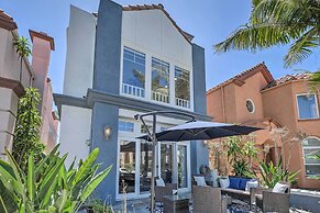 Oceanside Home w/ Rooftop Patio - Steps to Beach!