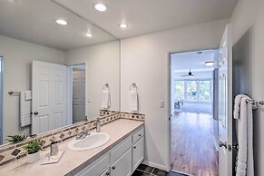 Oceanside Home w/ Rooftop Patio - Steps to Beach!