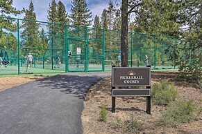 Northwest Sunriver Getaway w/ Community Amenities!
