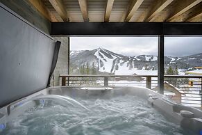 Mountain Home w/ Hot Tub, Near WP Resort!