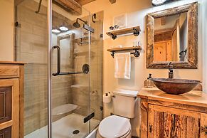 Luxe Dog-friendly Cabin w/ Hot Tub & Game Room