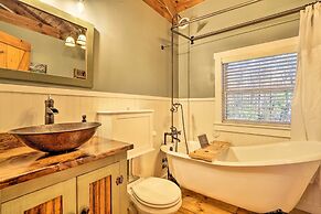 Luxe Dog-friendly Cabin w/ Hot Tub & Game Room