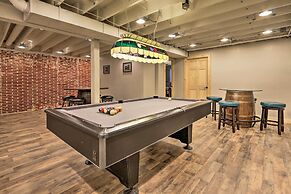 Luxe Dog-friendly Cabin w/ Hot Tub & Game Room