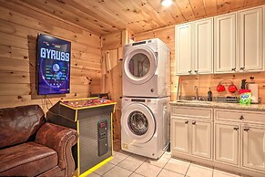 Luxe Cabin w/ Hot Tub, Theater, Pool Table, Arcade