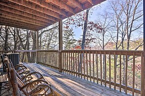 Luxe Cabin w/ Hot Tub, Theater, Pool Table, Arcade