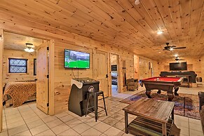 Luxe Cabin w/ Hot Tub, Theater, Pool Table, Arcade