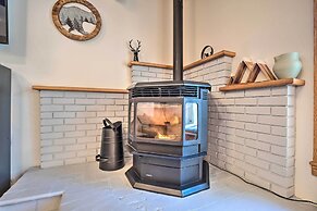 Epic Mammoth Lakes Getaway w/ Shared Pool, Hot Tub