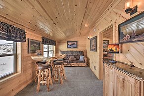 Peaceful Cabin w/ Panoramic Mtn Views & Hot Tub!