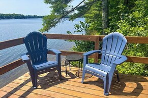 Viola Lakefront Escape w/ 3 Kayaks & Paddle Board