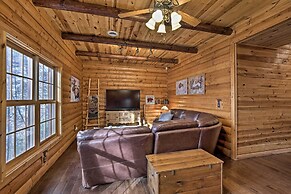 Viola Lakefront Escape w/ 3 Kayaks & Paddle Board