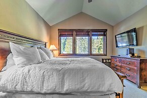 Central Mammoth Lakes Townhome ~ 1 Mi to Slopes