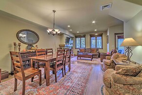 Central Mammoth Lakes Townhome ~ 1 Mi to Slopes