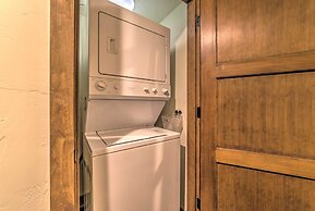 Central Mammoth Lakes Townhome ~ 1 Mi to Slopes