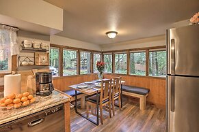 The Sundance Cottage w/ Patio - Near Mt Hood!