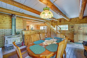 Historic Century-old Cabin in Downtown Hope