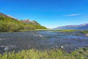 Historic Century-old Cabin in Downtown Hope
