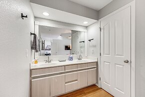 Branson Condo w/ Resort Amenities & Marina Views!