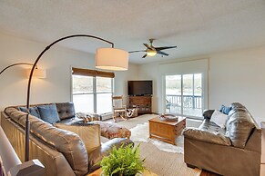 Lakefront Arkansas Abode - Deck, Grill & Fire Pit!