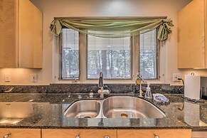 Ruidoso Getaway w/ Deck - 16 Mi to Ski Apache