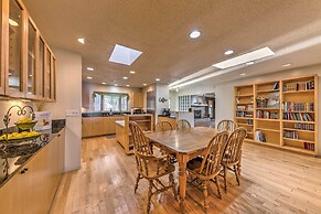 Ruidoso Getaway w/ Deck - 16 Mi to Ski Apache