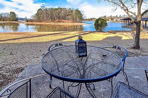 Waterfront Home w/ Dock > 3 Mi to Oaklawn Racing!