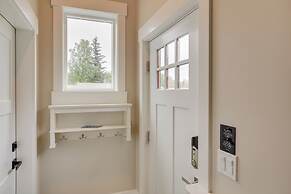 Anchorage Apartment w/ a View ~ 3 Mi to Airport