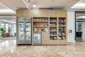 Modern Ft Lauderdale Condo ~ 7 Mi to Airport!