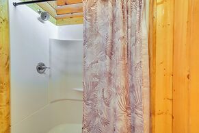Private Hot Tub: Lovely Cabin in Gatlinburg!