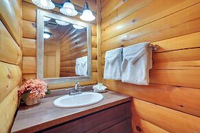 Private Hot Tub: Lovely Cabin in Gatlinburg!