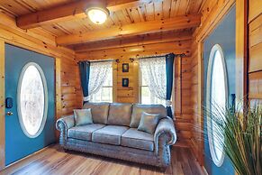 Private Hot Tub: Lovely Cabin in Gatlinburg!