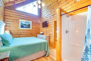 Private Hot Tub: Lovely Cabin in Gatlinburg!