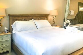 Family Home in Walkable Area Near Silicon Valley!