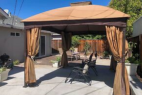 Family Home in Walkable Area Near Silicon Valley!