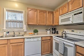 Centrally Located South Hill Apartment w/ Smart TV