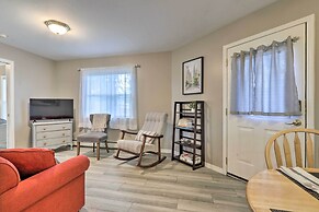 Centrally Located South Hill Apartment w/ Smart TV